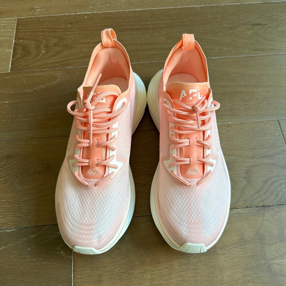 APL Streamline W pink women’s runner shoes